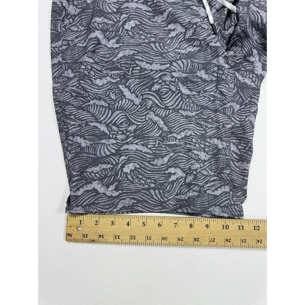 Duluth Alaskan Hardgear Lost Lake Fish Print Gray Board Shorts Men's 36x11 NWT